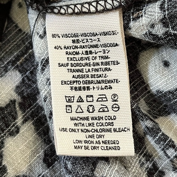 Free People All The Right Ruffles Wrap Floral Romper In Raven Combo Size L Boho - Picture 10 of 16